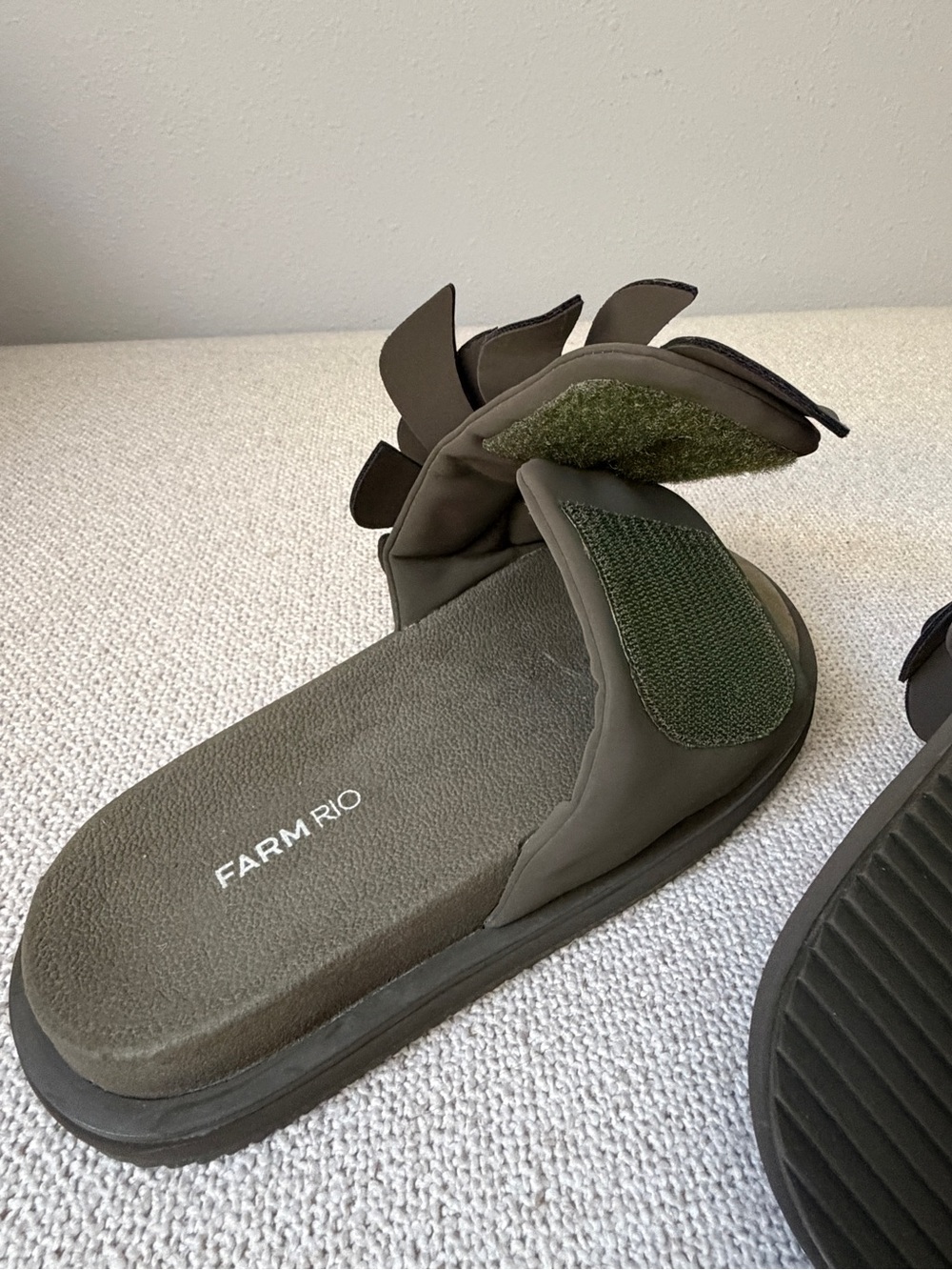 Farm Rio Monstera Leaf Sandals- Olive green color - Picture 4 of 5